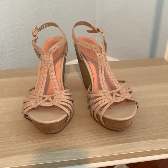 Seychelles Shoes - Seychelles wedge platform sandal size 9 1/2
